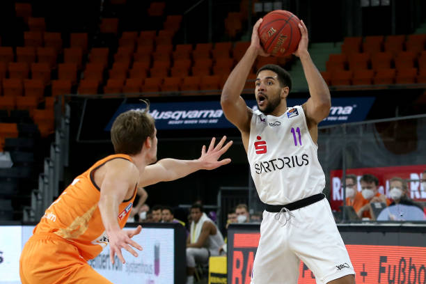 将对比赛中 将对比赛中