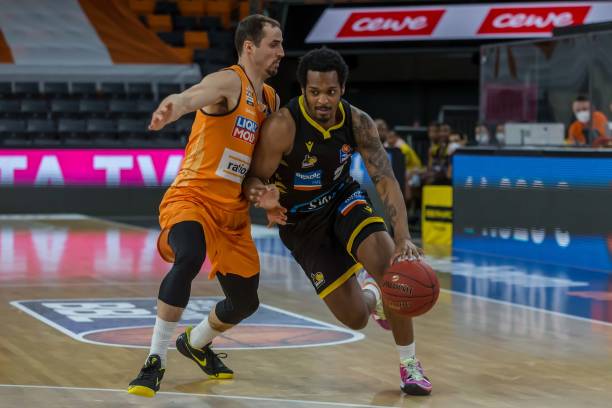 中如何凭借 中如何凭借